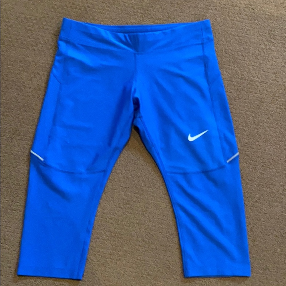 Women’s Nike crop leggings